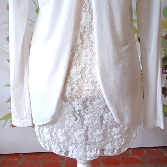 Mur Mur🕊Soft White Long Sleeve Top. Back Split Lace Back Scoop Neck WM - Picture 3 of 11